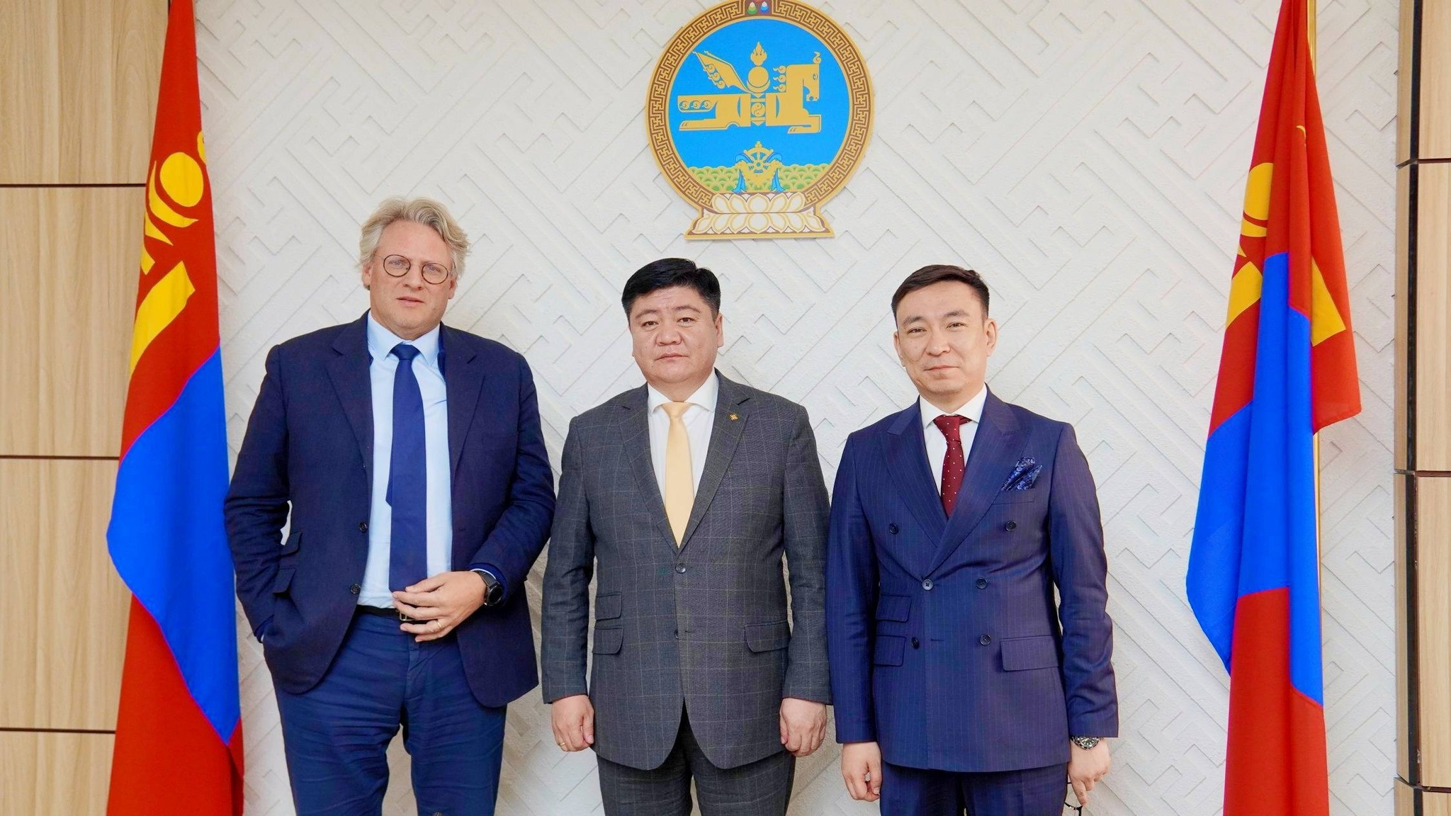 “Цэнхэр бүс”-ийн түр барилга, байгууламжтай холбоотой ажлуудыг хэлэлцлээ